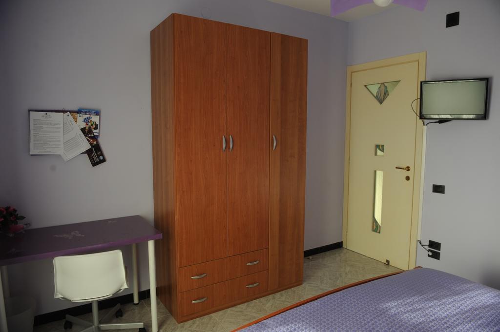 B&B Viale Delle Colline Салерно Стая снимка