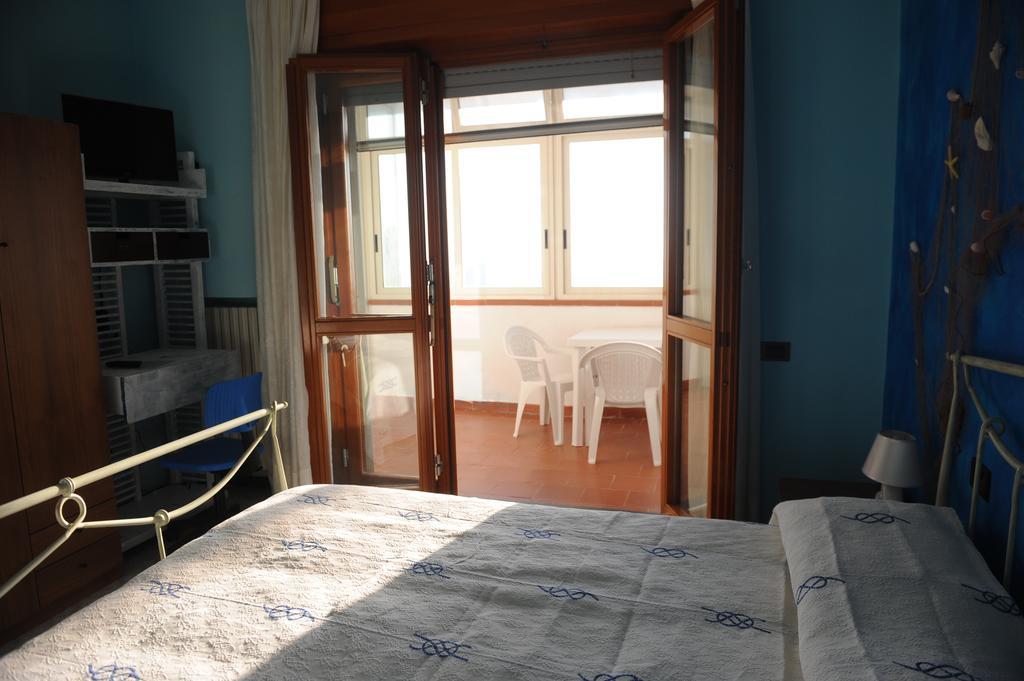 B&B Viale Delle Colline Салерно Стая снимка